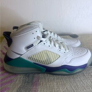 Air Jordan mars Men’s size 10